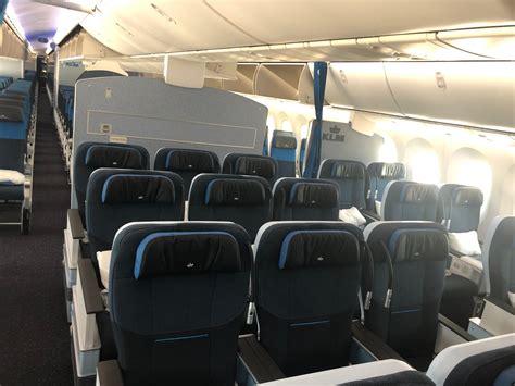 klm boeing 777-200 premium comfort|KLM’s Boeing 777.